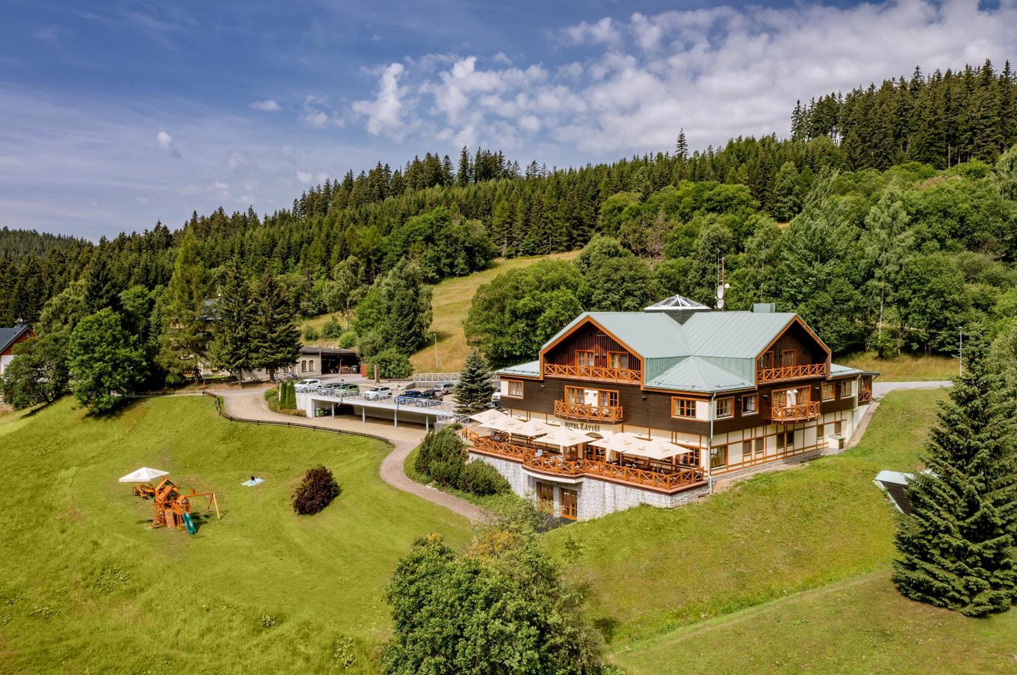 Hotel Zatisi Špindlerŭv Mlýn Екстериор снимка