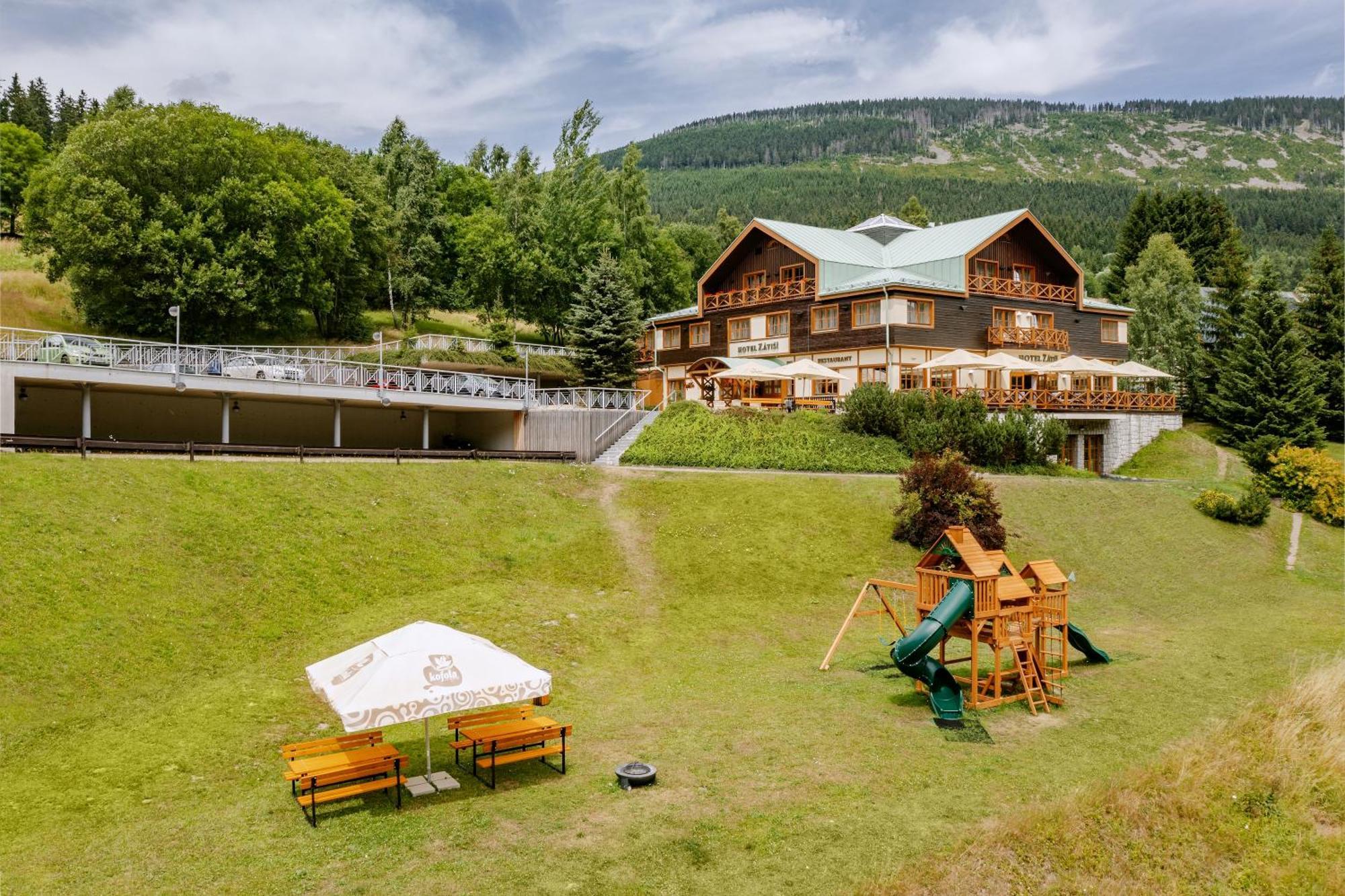 Hotel Zatisi Špindlerŭv Mlýn Екстериор снимка