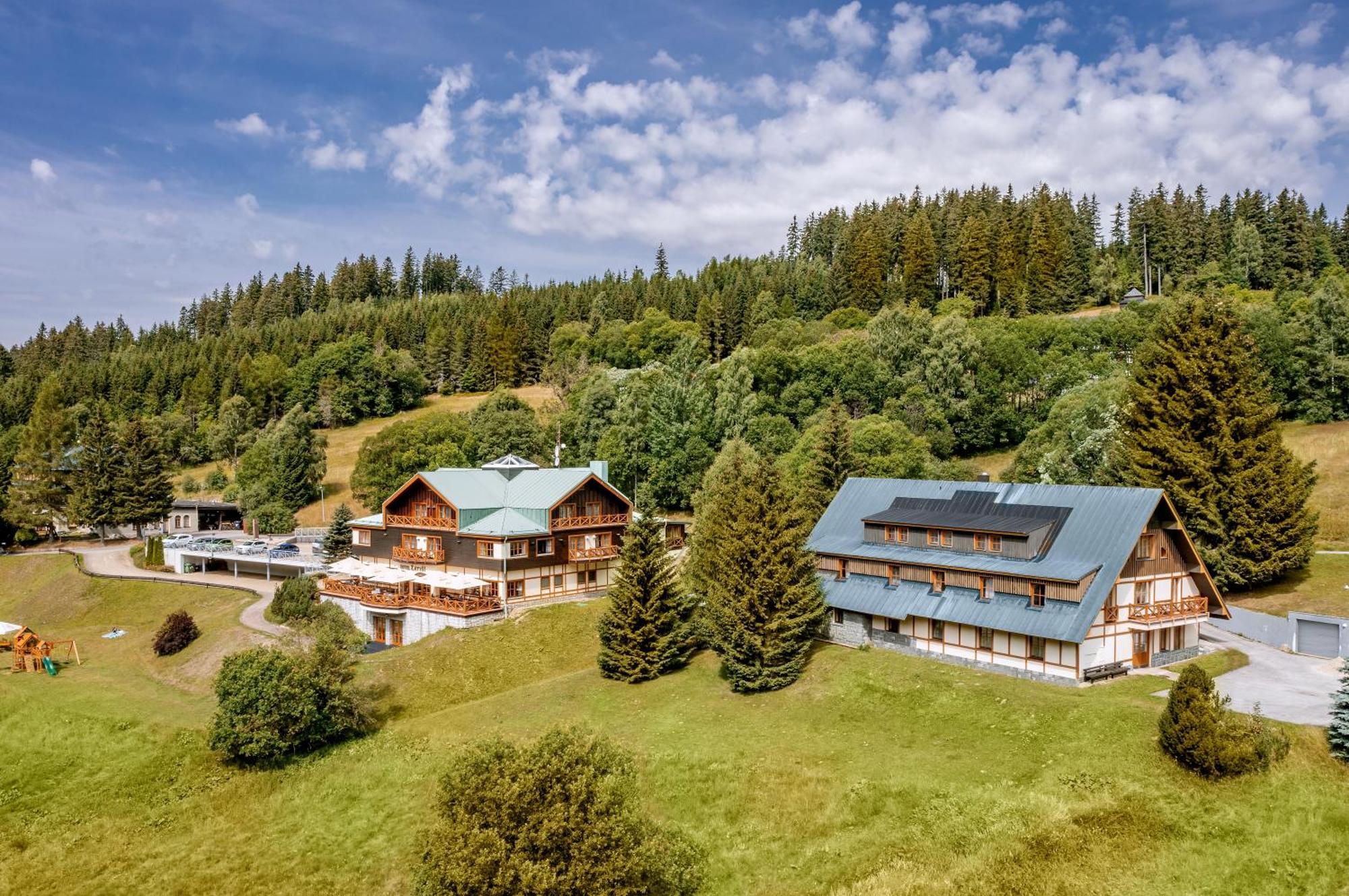 Hotel Zatisi Špindlerŭv Mlýn Екстериор снимка